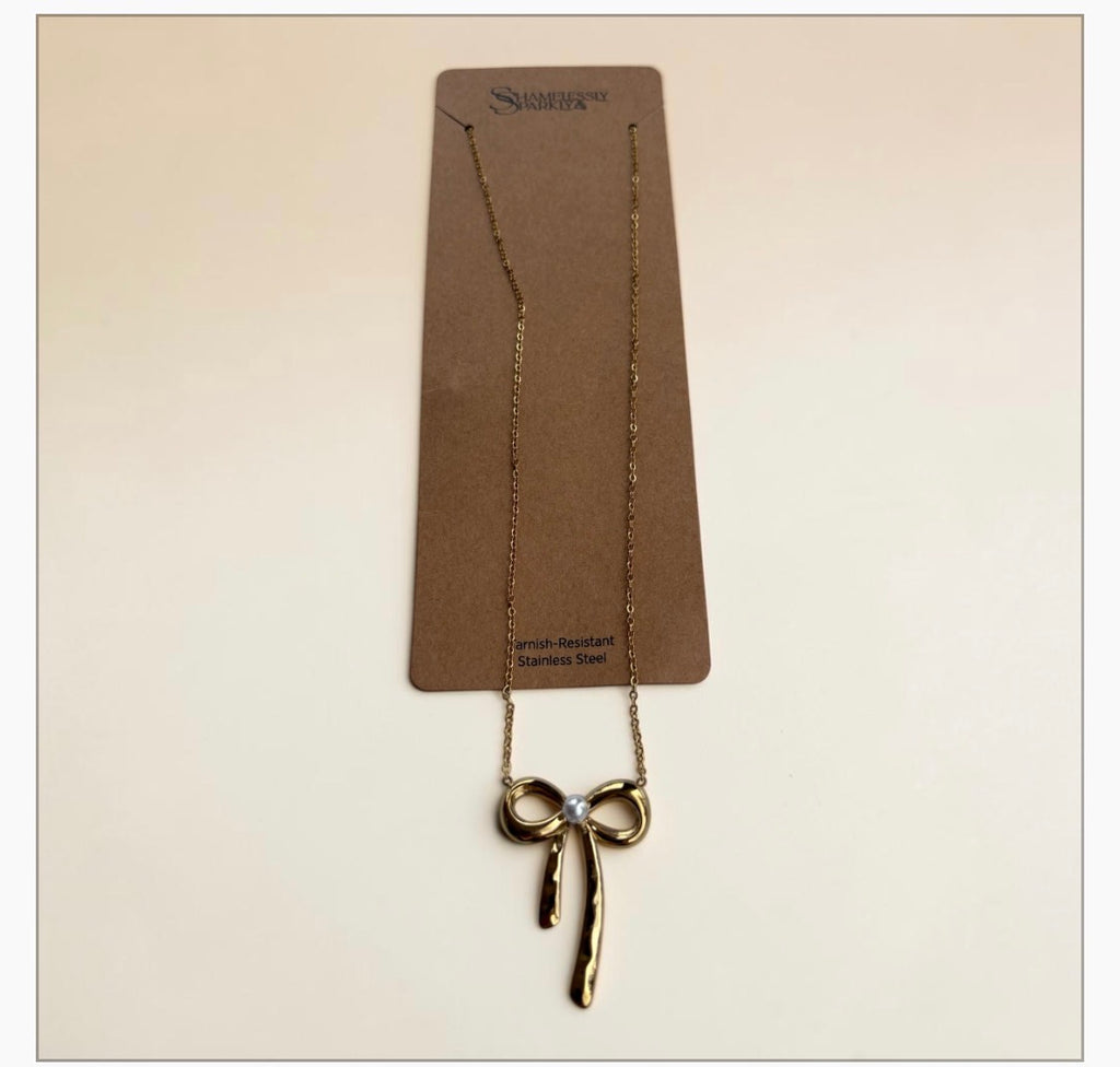 18K Gold PVD Plated Bow Necklace with Pearl Detail – Stainless Steel