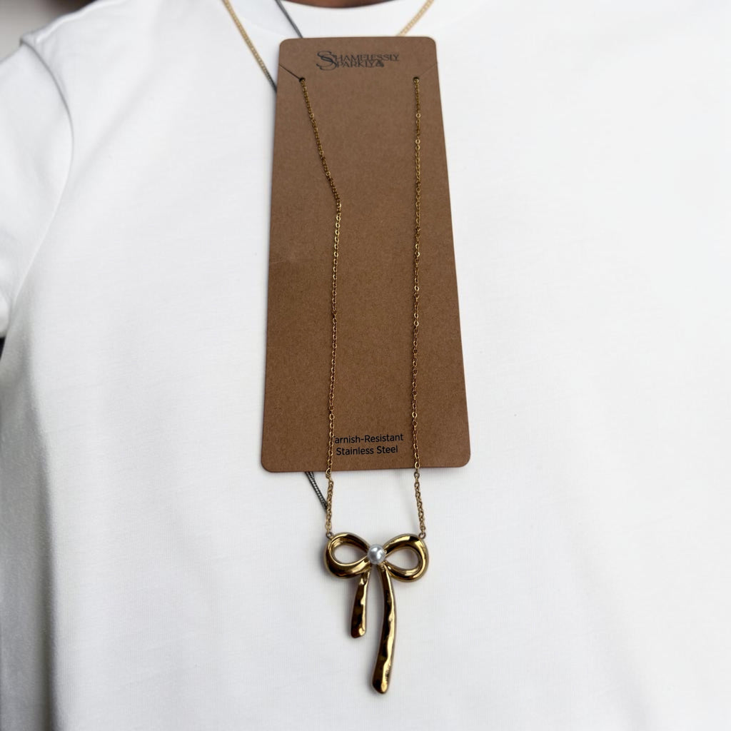 18K Gold PVD Plated Bow Necklace with Pearl Detail – Stainless Steel